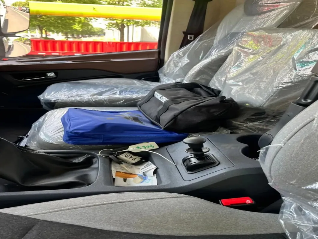 Grúa montada en camión volquete Dongfeng de radio corto 5 toneladas 8 toneladas 10 toneladas