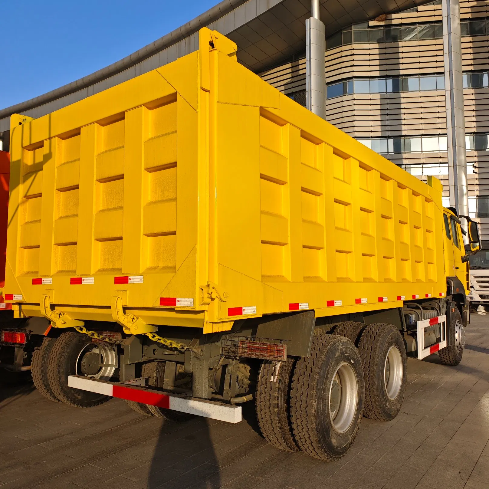 Camión volquete rígido HOWO usado a gas natural comprimido para transporte minero