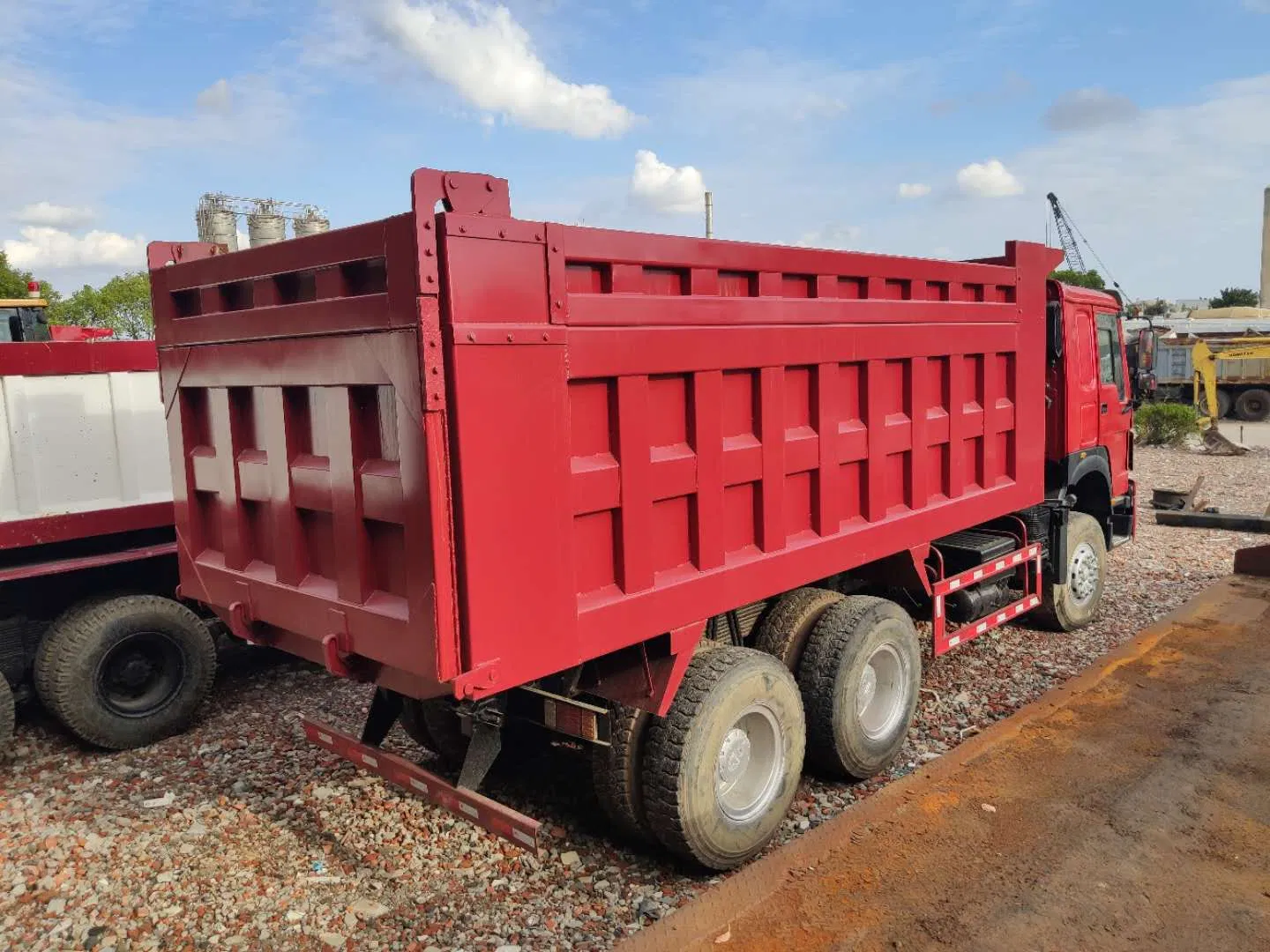 Camión Mini Automático Hino Articulado 20 Cubo Rendimiento Confiable Durabilidad 6X4 Remolque Sinotruk Carga Volquete HOWO Volcador Tipper Toneladas Pesadas Camión Usado