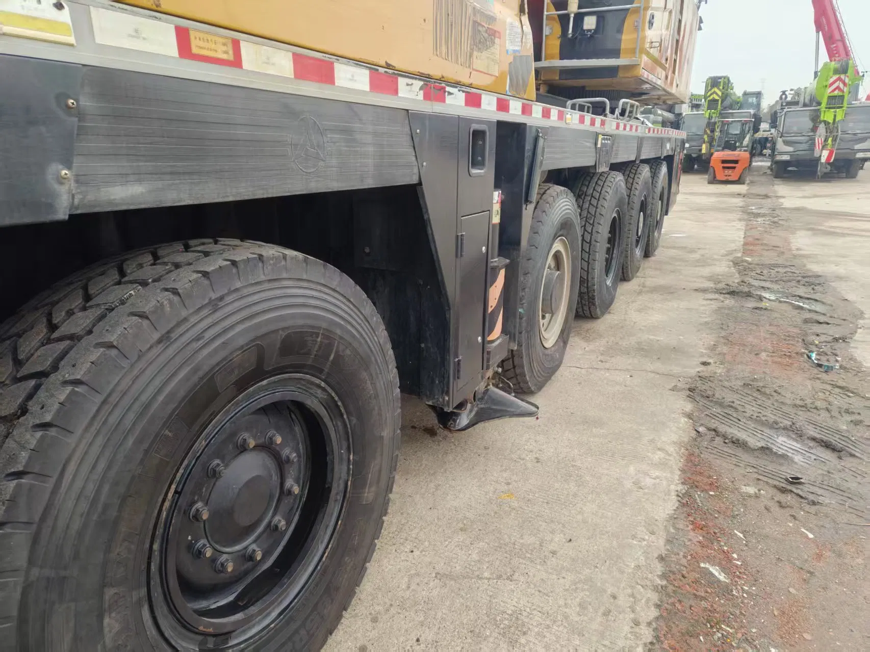 Vender el 75 brazo principal del medidor y 54.5-Ton contrapeso del 2021 modelo San_Y Sac1300t2 grúa todo terreno usada