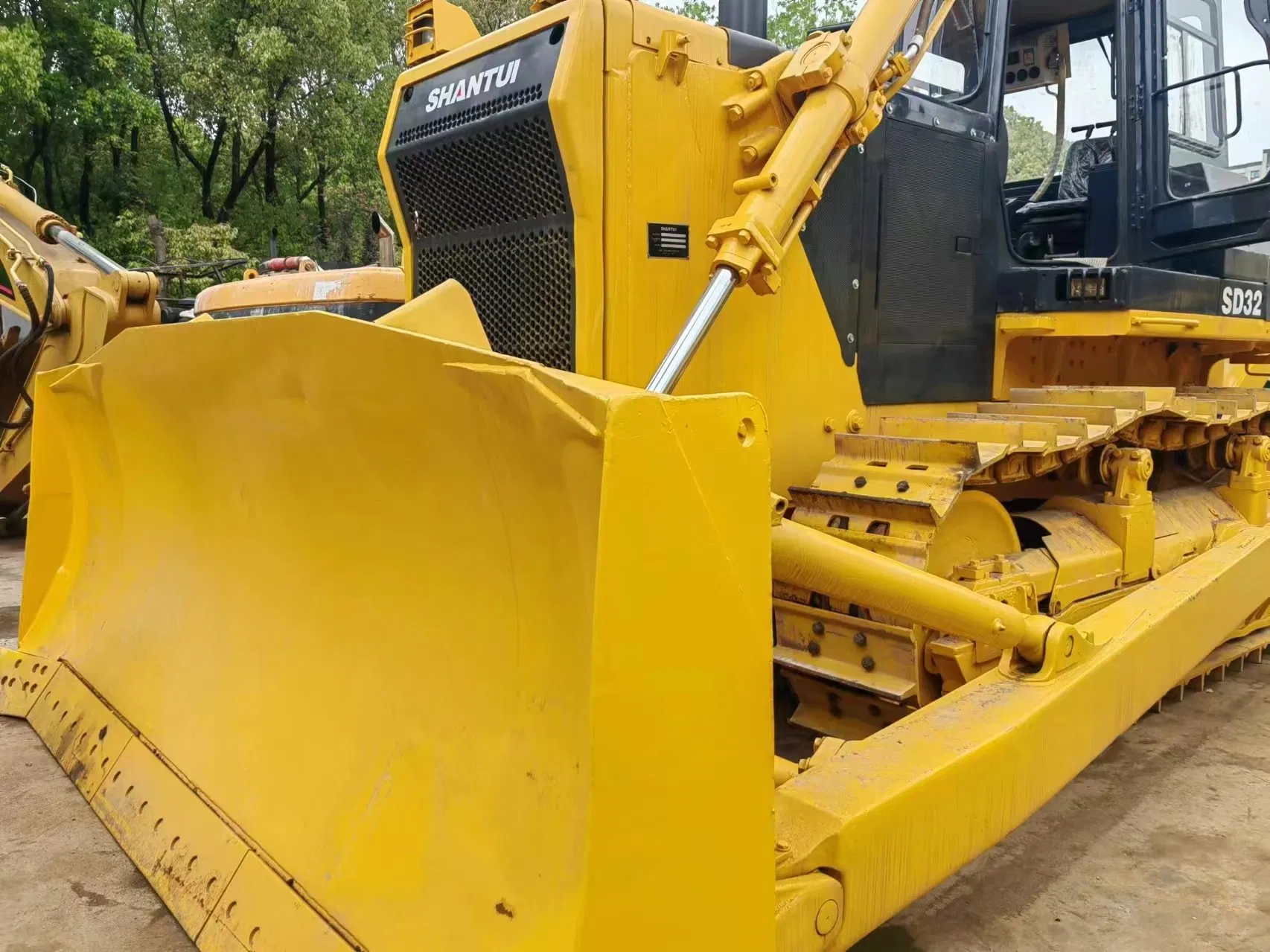 Bulldozer de orugas Shantui usado SD32. Año 2022