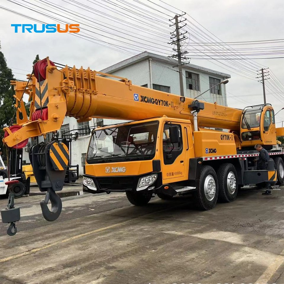 Grúa de camión usada confiable para construcción