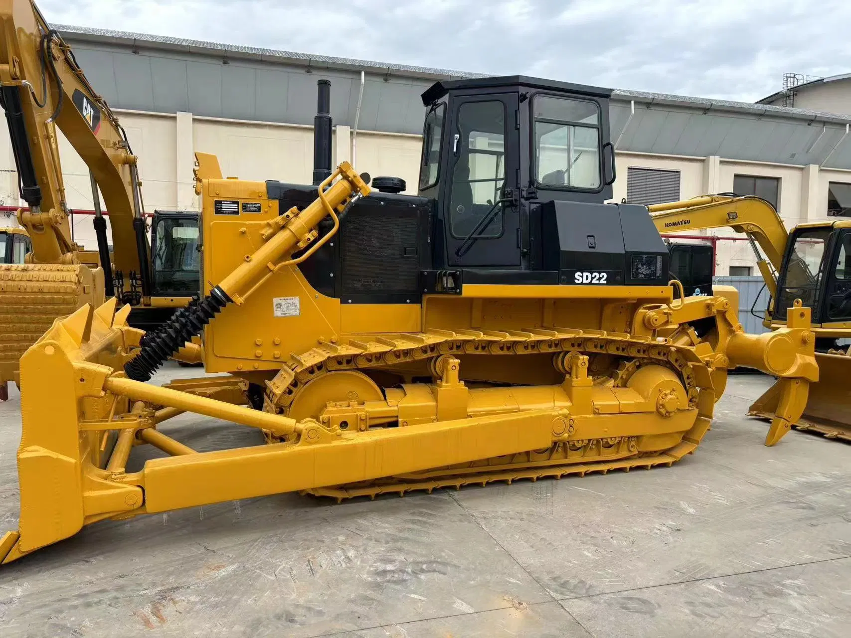 Bulldozer de orugas Shantui usado. Año SD22 2022