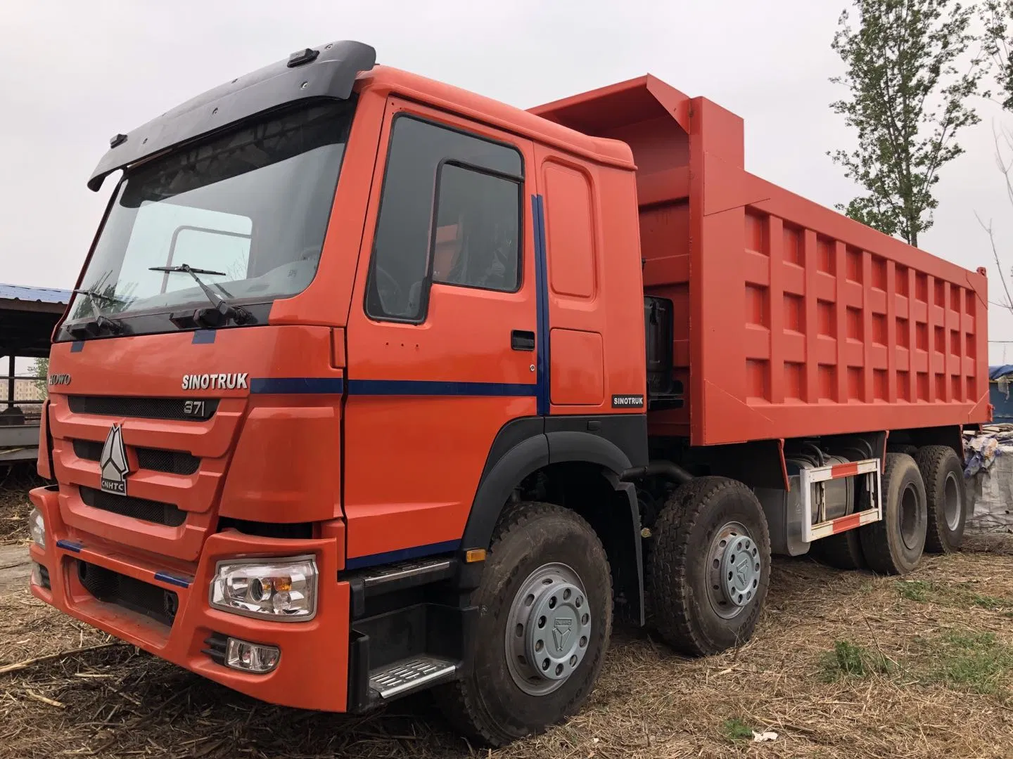 Marca HOWO 30 Ton Camión Volquete Articulado Usado con Carga Hidráulica y Freno de Tambor para Minería 8*4