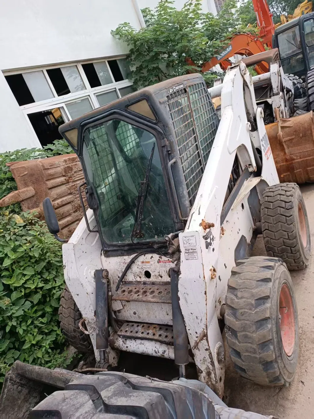 Bobcat usado S185 S130 S160 S220 S300 S450 S550 S750 cargador de orugas original pequeño a bajo precio en venta