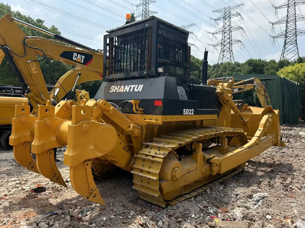 Excavadora de orugas en funcionamiento