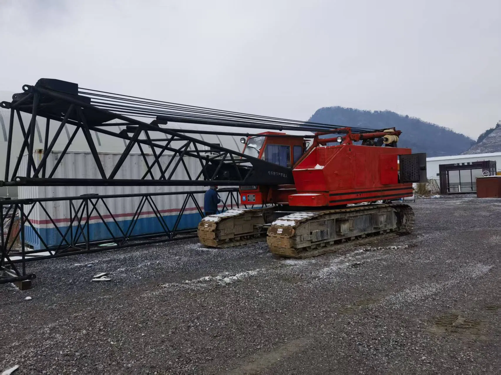 Grúa de Oruga Hitachi 180-3 con toneladas de capacidad de carga 50