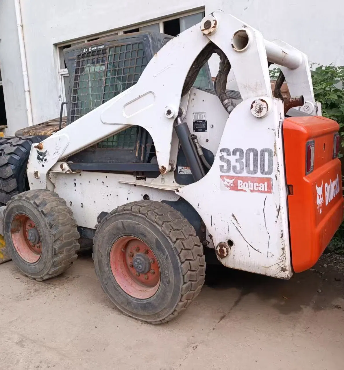 Bobcat usado S185 S130 S160 S220 S300 S450 S550 S750 cargador de orugas original pequeño a bajo precio en venta