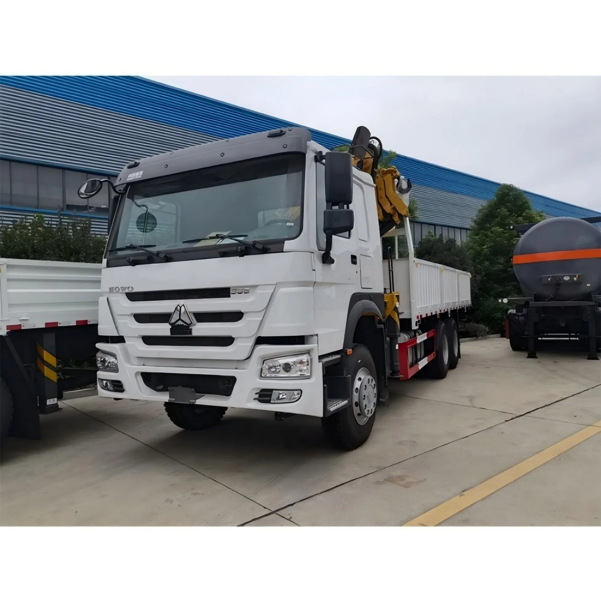 Grúa montada en camión HOWO 6X4 usada con 351-450HP motor 12-Ton capacidad para operación en todo terreno