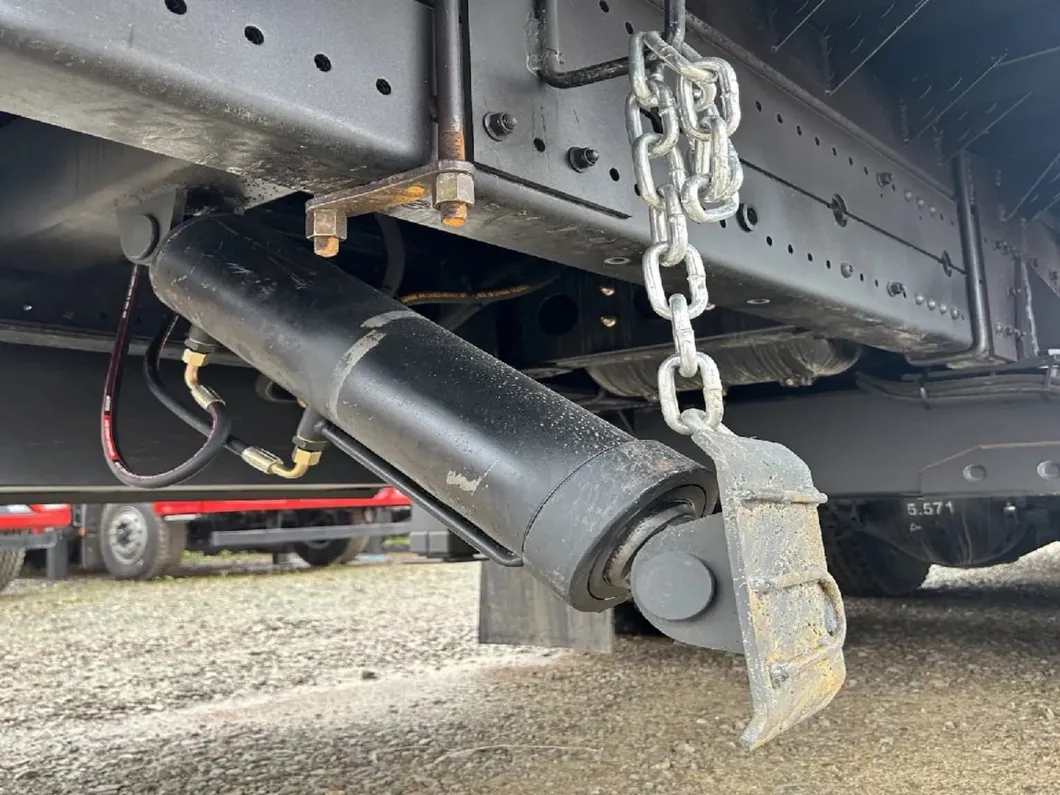 Grúa montada en camión volquete Dongfeng de radio corto 5 toneladas 8 toneladas 10 toneladas