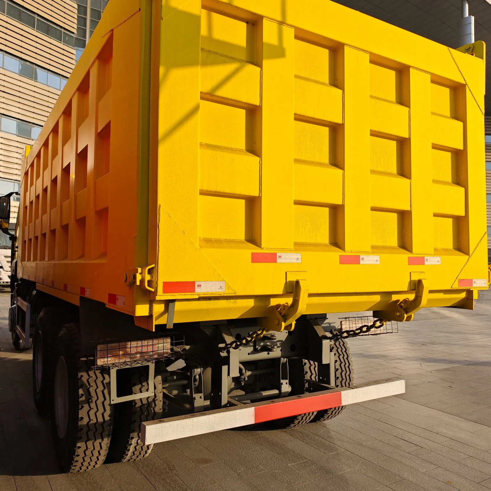 Camión volquete rígido HOWO usado a gas natural comprimido para transporte minero