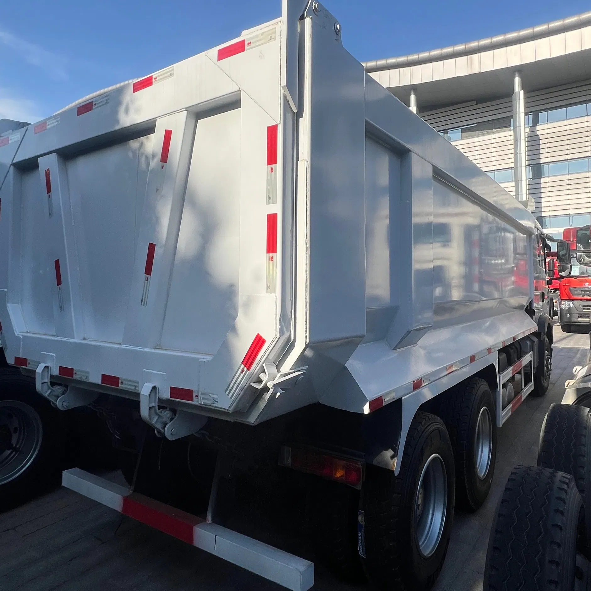 Camión Usado de Construcción y Minería de Alta Resistencia 6×4 Camión Volquete Rígido 460HP Diesel Euro II, 25-Ton Capacidad de Carga, Volquete HOWO Tx