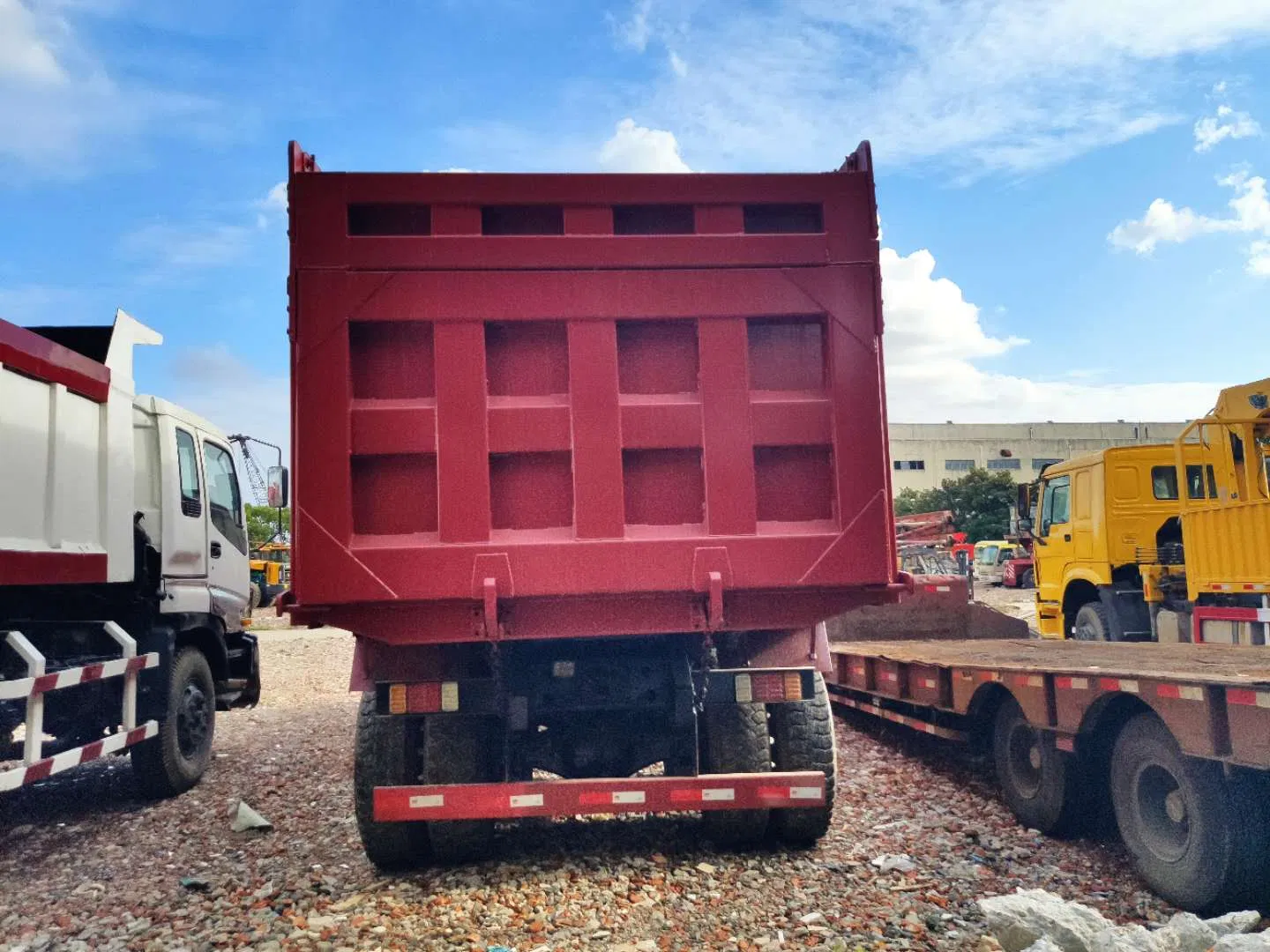 Camión Mini Automático Hino Articulado 20 Cubo Rendimiento Confiable Durabilidad 6X4 Remolque Sinotruk Carga Volquete HOWO Volcador Tipper Toneladas Pesadas Camión Usado