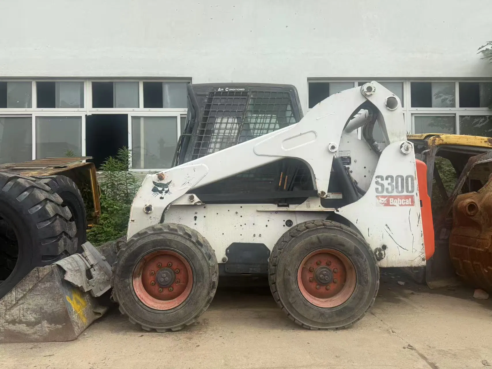 Bobcat usado S185 S130 S160 S220 S300 S450 S550 S750 cargador de orugas original pequeño a bajo precio en venta