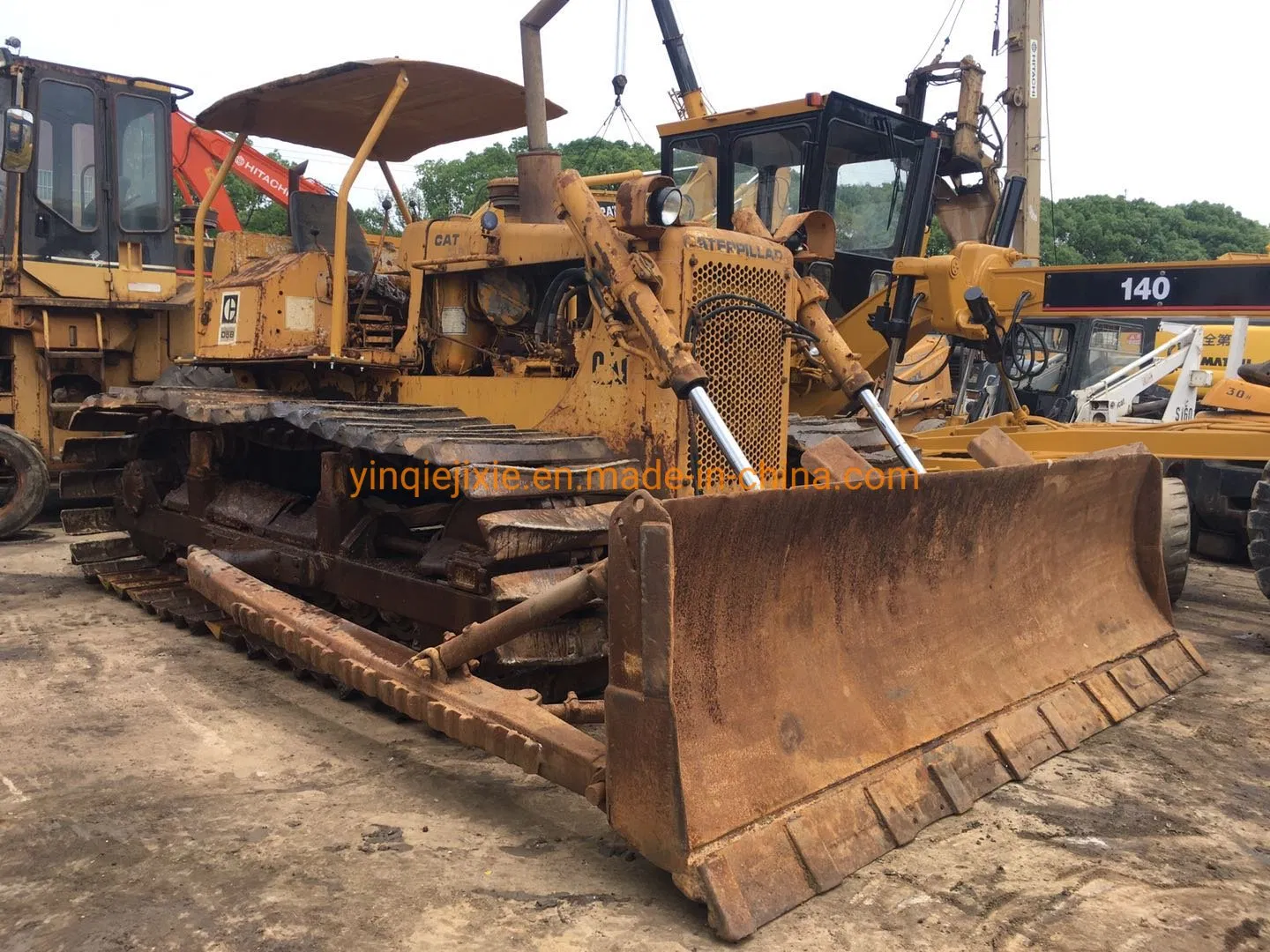 Gato usado D5b mini bulldozer con zapato de pista de pantano en venta