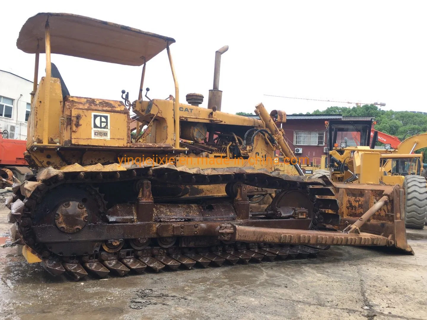 Gato usado D5b mini bulldozer con zapato de pista de pantano en venta