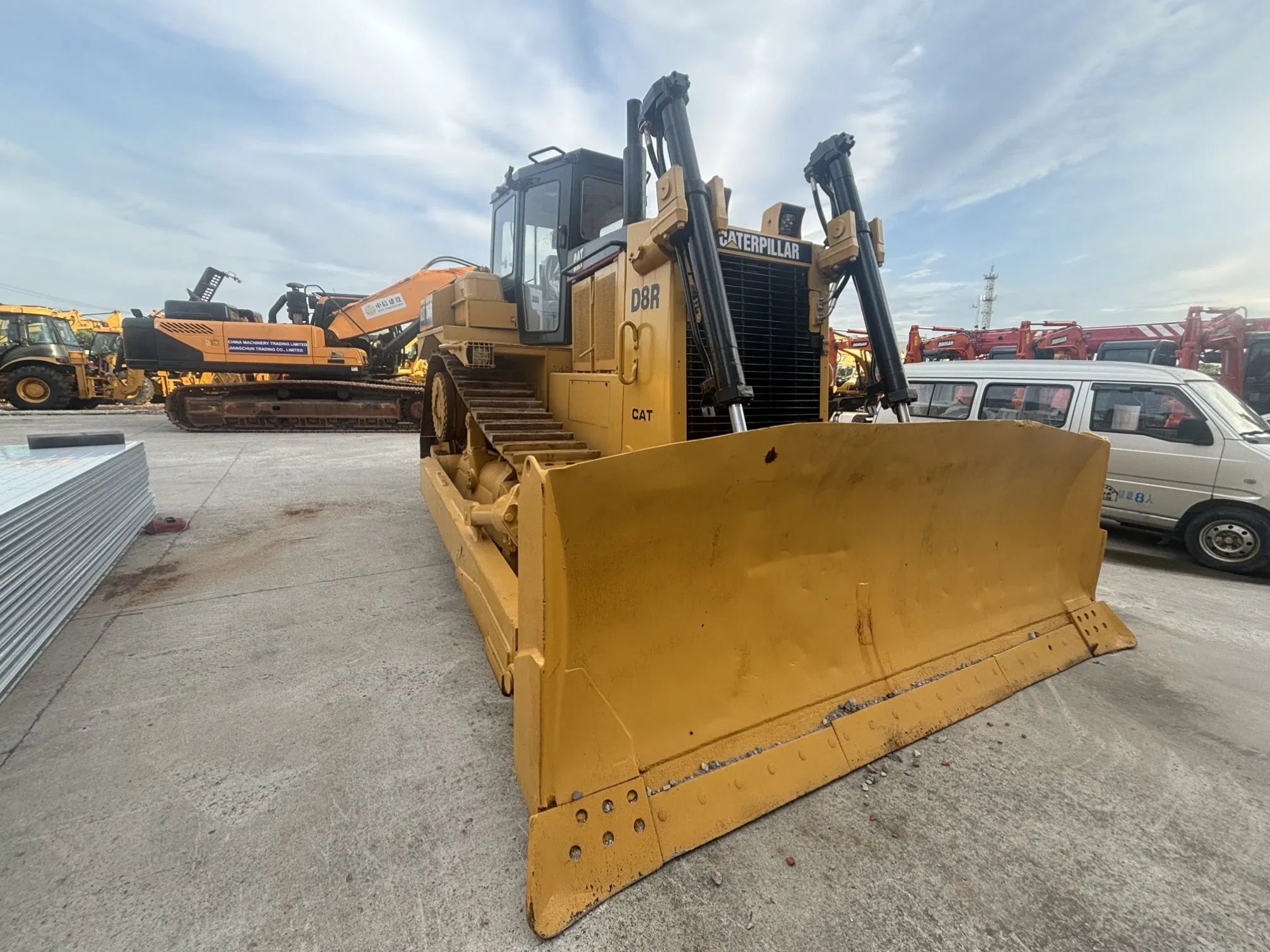 Bulldozer Caterpillar de segunda mano D8r Bulldozer de orugas usado Caterpillar D6 D7r D7g Bulldozer usado de marca original Japón D8r D7 D7g D6r Bulldozer