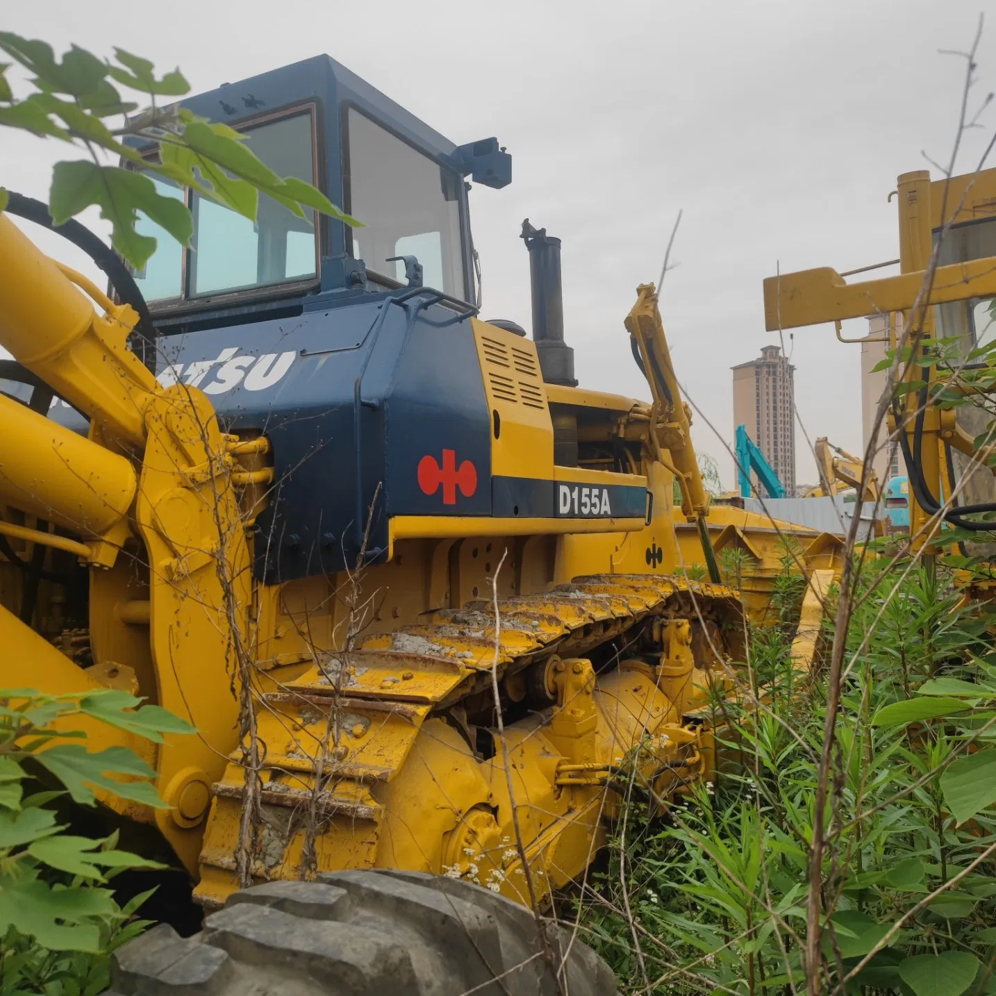 Bulldozer de oruga de segunda mano Komatsu D155A-5 Bulldozer original usado Komatsu