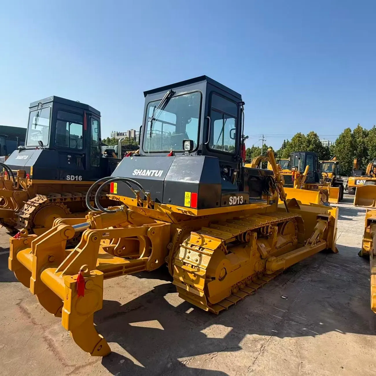 Bulldozer de oruga Shantui usado, bulldozer de cadenas a precio barato, China Shantui SD13 Bulldozers usados