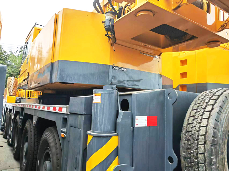 Buena condición grúa de camión usada XCMG Qay160 Construcción hidráulica 160ton Grúa todo terreno para la venta