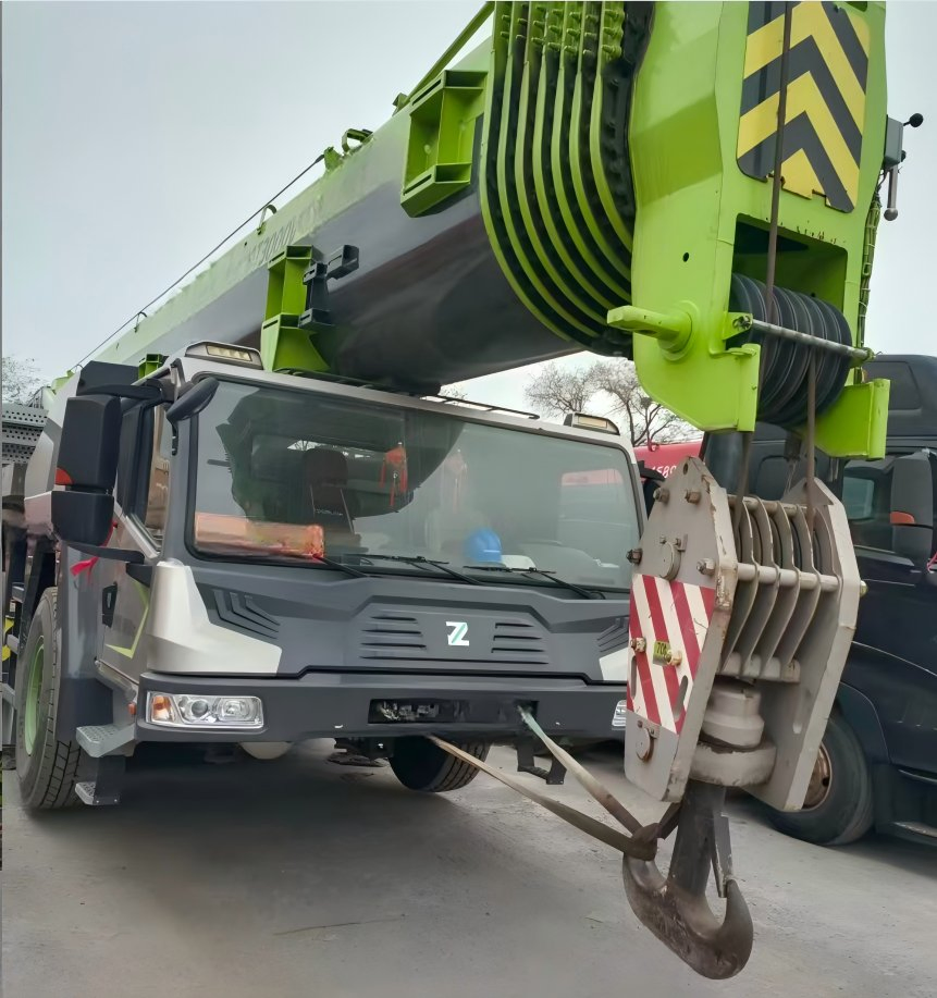 Used 200 Ton All Terrain Crane 2022 Year 1300 Hours Zoomlion Zat2000V863
