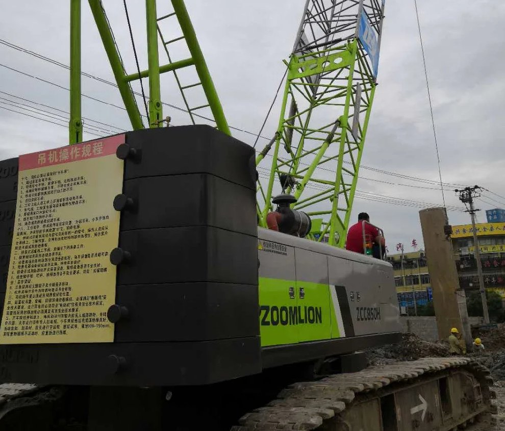 Grúa de Oruga Usada 80 Ton Zoomlion Nueva Grúa de Oruga RC Zcc850h en Buen Estado en Venta