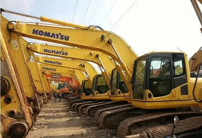 Miniexcavadora Kobelco en terreno