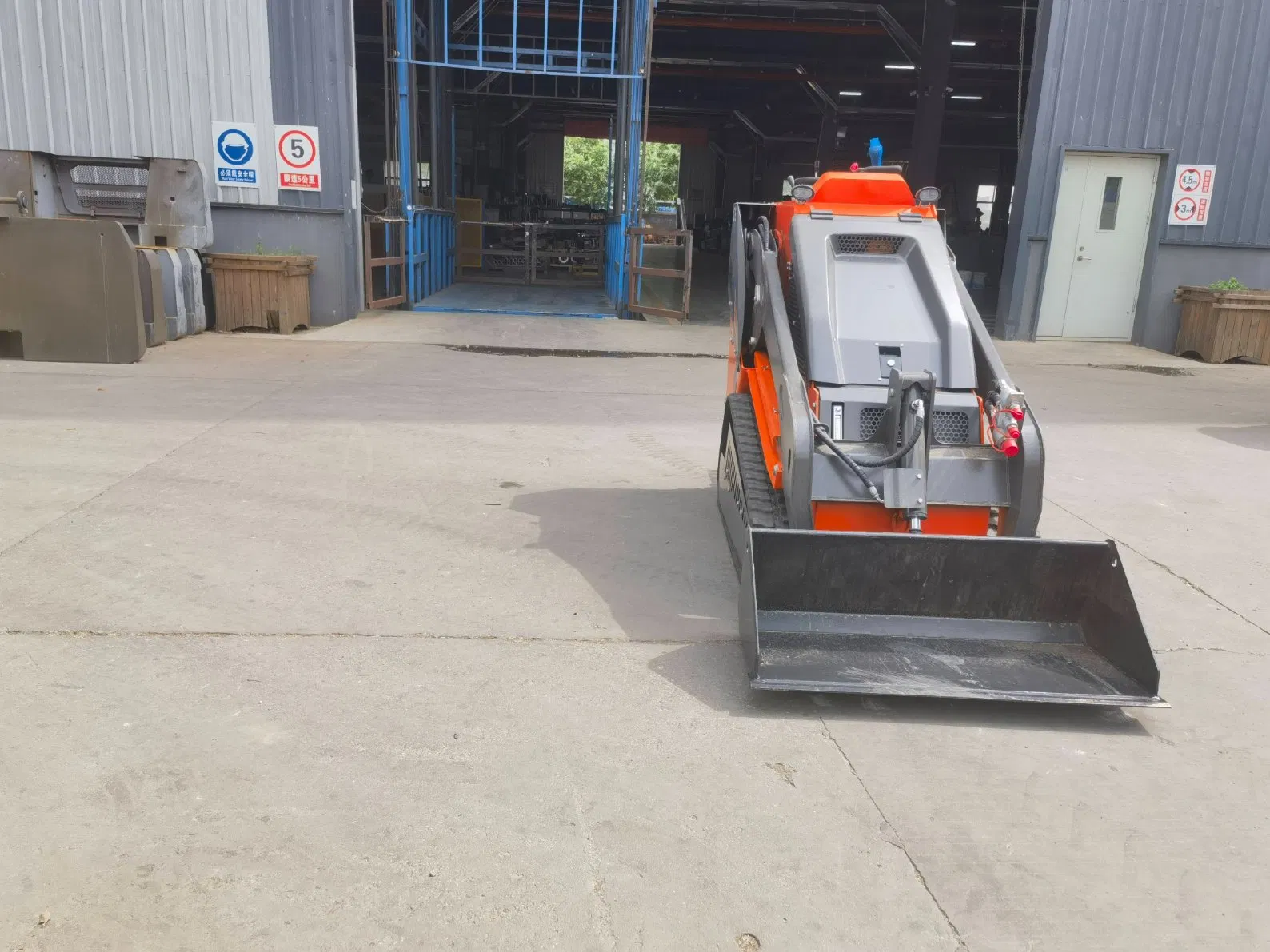 TUV RoHS Usado 50HP 75HP 1000kg 1200kg 700kg Minicargador de Orugas de Goma Cargadora de Gasolina para Granja Piezas Robusta Precio a la Venta