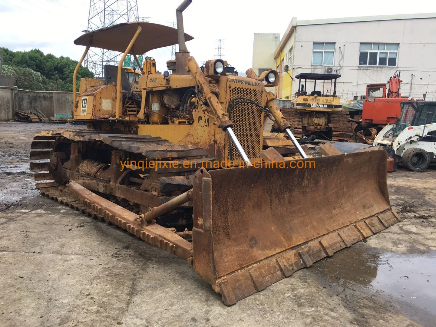 Gato usado D5b mini bulldozer con zapato de pista de pantano en venta