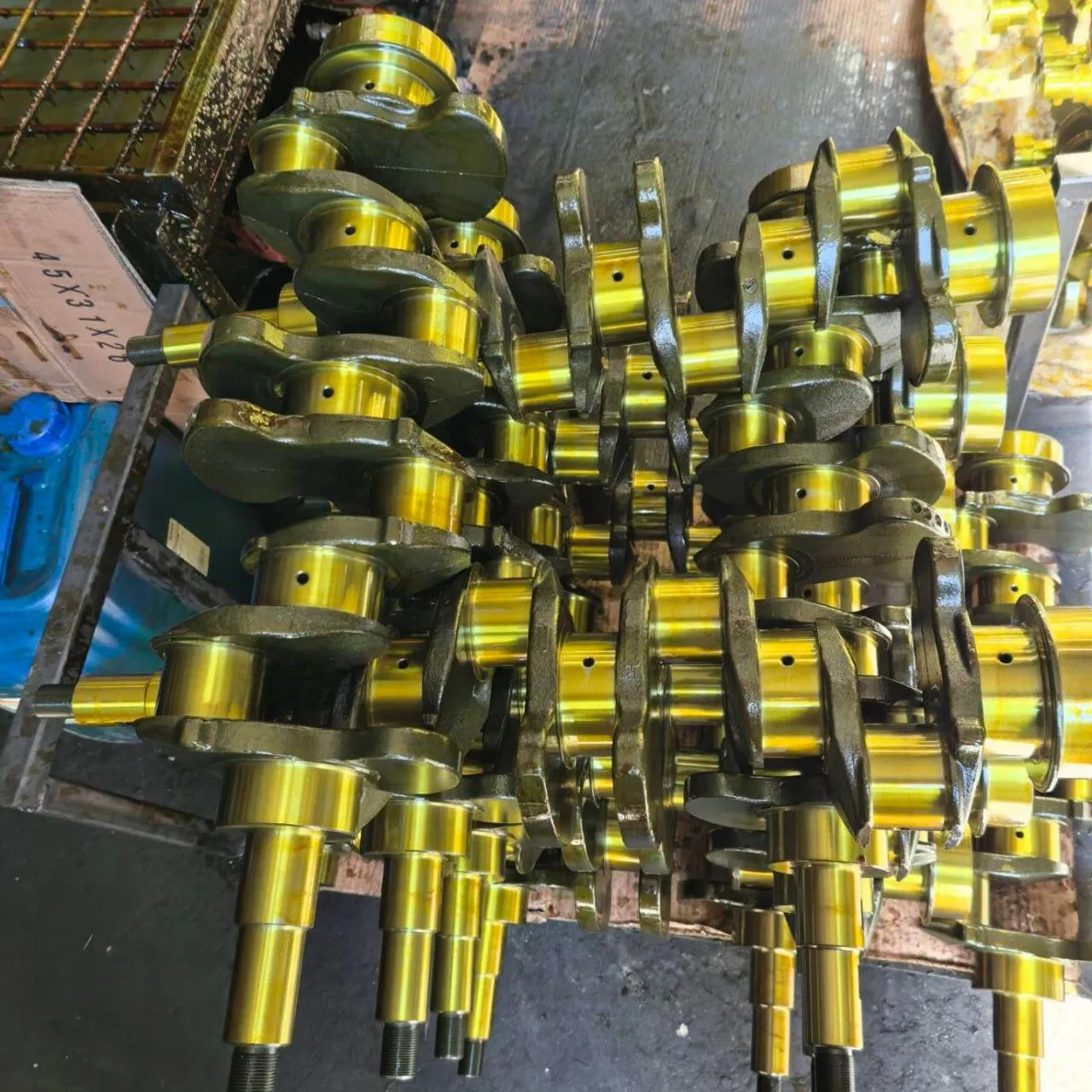 China Factory Naqin Car Auto Parts Brake Clutch Suspension Steering Driveshaft Fuel Ignition Rubber Filters Engine Cooling System Crankshaft for Mitsubishi