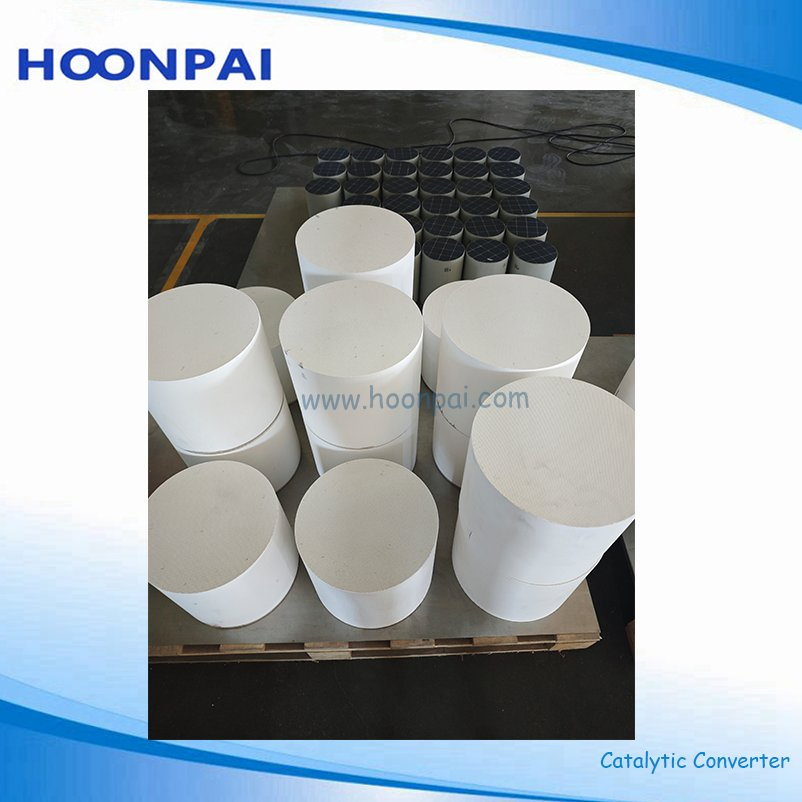 Car Parts Ceramic Substrate SCR Doc DPF Diesel Filter Catalyst Converter for Truck Exhaust System
