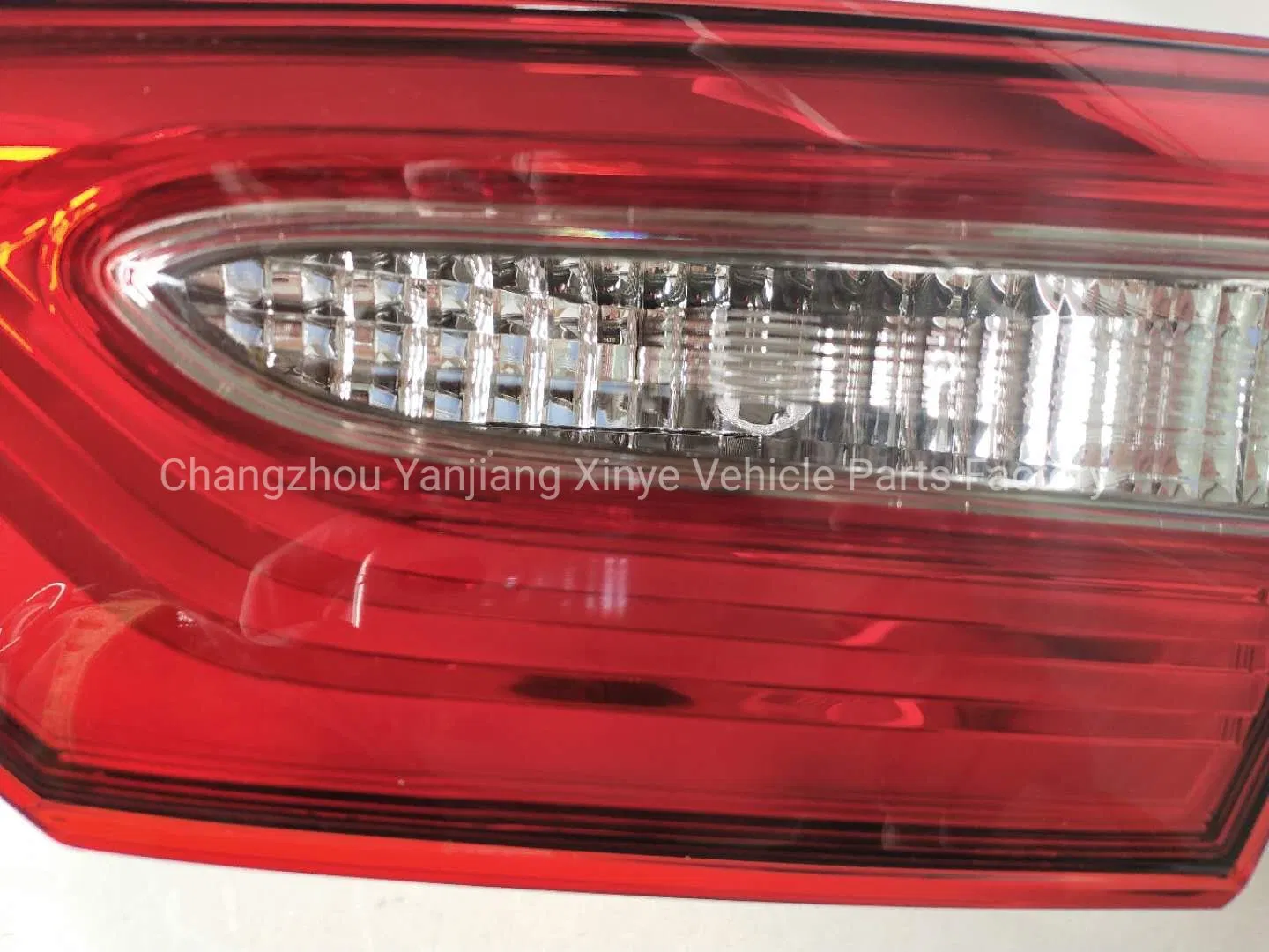 Wholesale Factory Price Auto Body Kits LED Lighting System HID Xenon Projector Head Lamps Rear Lights Tail Inner Car Parts Taillights for Camry 2018 USA Xle