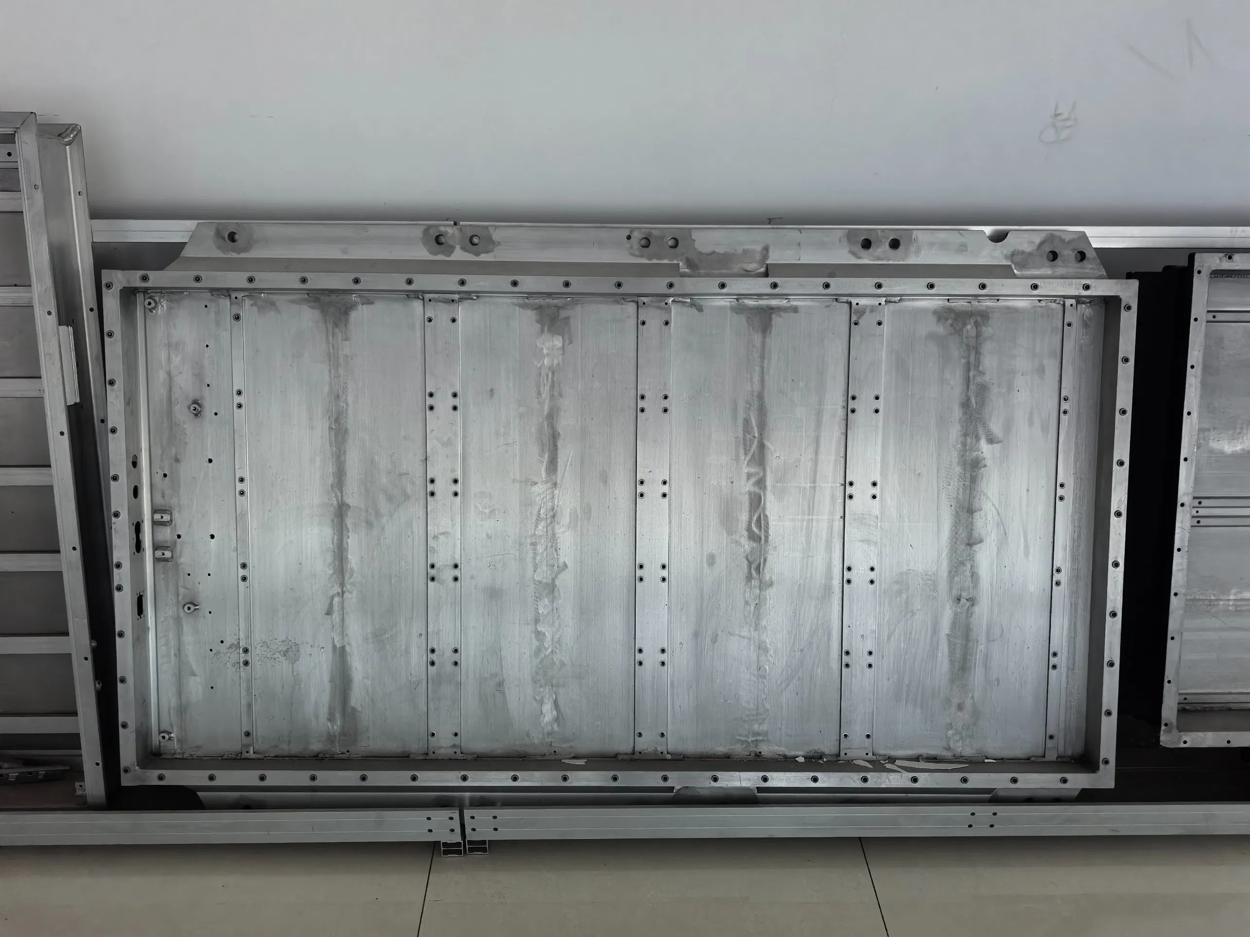 Customizable Aluminum Extruded New Energy Vehicle Battery Tray Produced by Listed Companies Auto Parts Car Parts