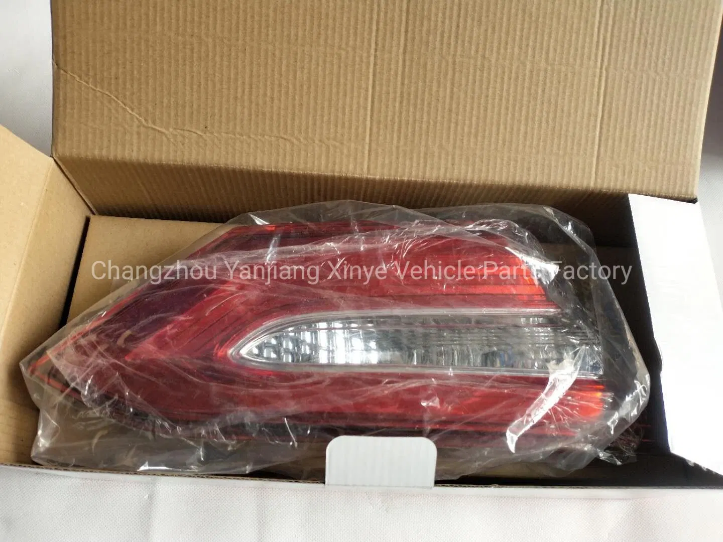 Wholesale Factory Price Auto Body Kits LED Lighting System HID Xenon Projector Head Lamps Rear Lights Tail Inner Car Parts Taillights for Camry 2018 USA Xle