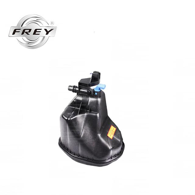 OEM 17137601950 Car Expansion Tanks for BMW F10 F18 F01 F02 F03 Frey Car Parts Auto Cooling System