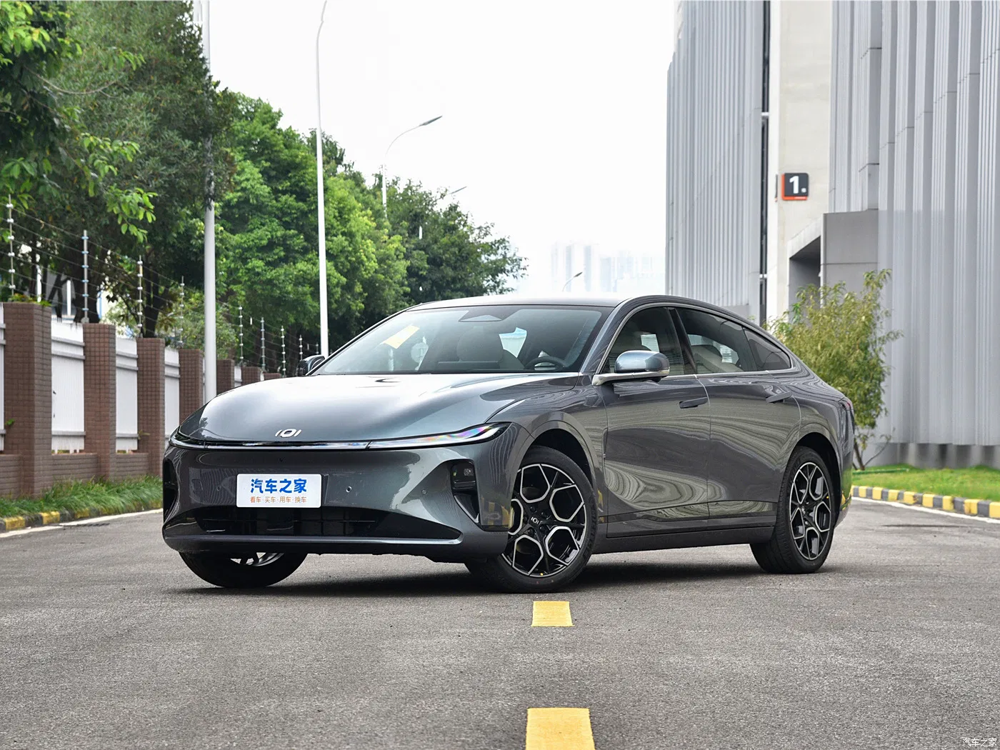 Changan Qiyuana07 سيارة كهربائية هجينة - خيارات الطاقة المتعددة من أجل كل رحلة