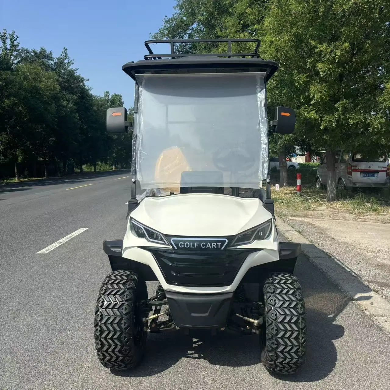 48/60/72V 4WD عربة جولف كهربائية بإطار من سبائك الألمنيوم وسلة أمتعة مثبتة على السقف