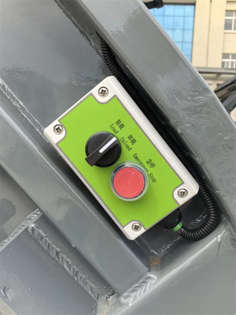 Garbage Truck Detail 1