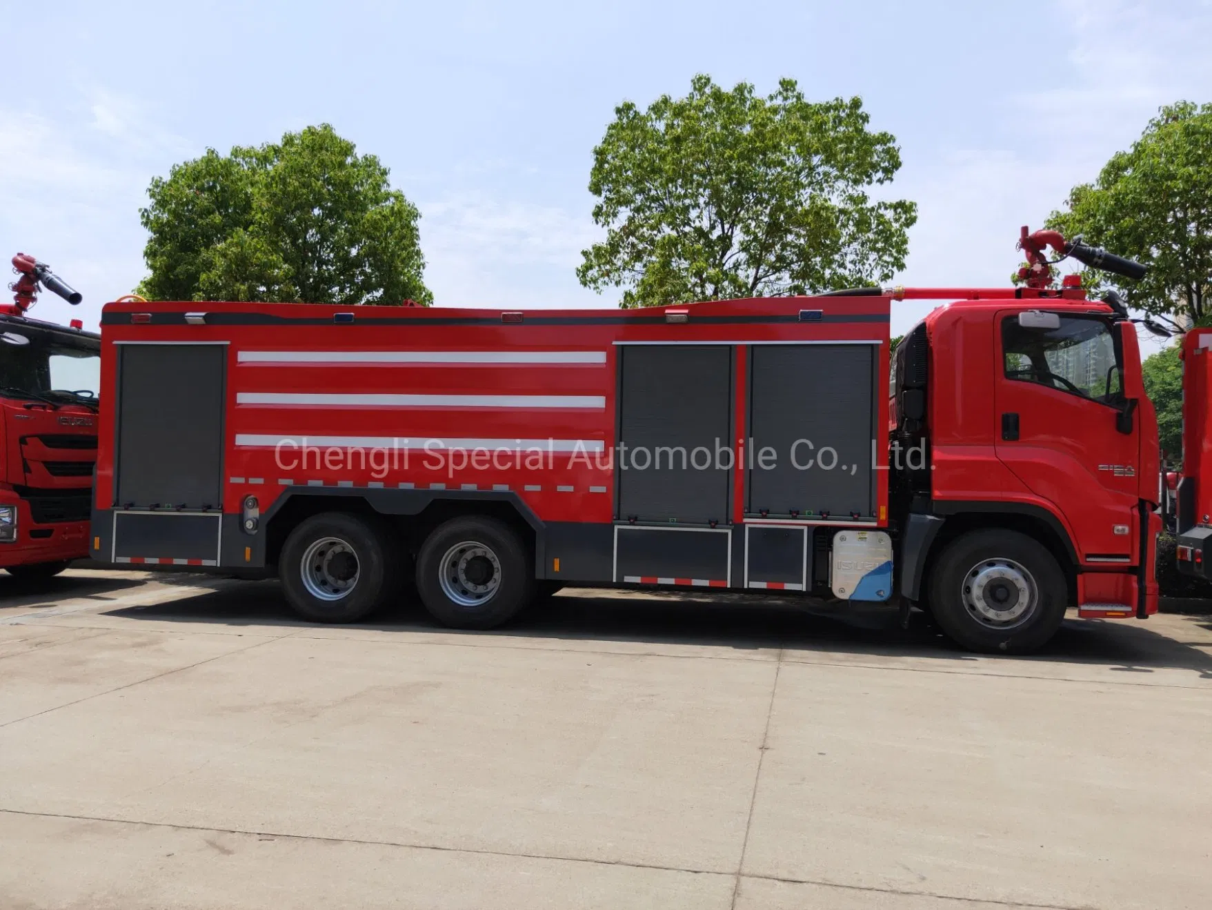 اليابان I سوزو 6X4 جيجا يورو 4 يورو 5 12000L--15000L بندقية حريق إلكترونية سيارة إطفاء مياه رغوية شاحنة إطفاء بسعر مغري في السوق الأفريقية