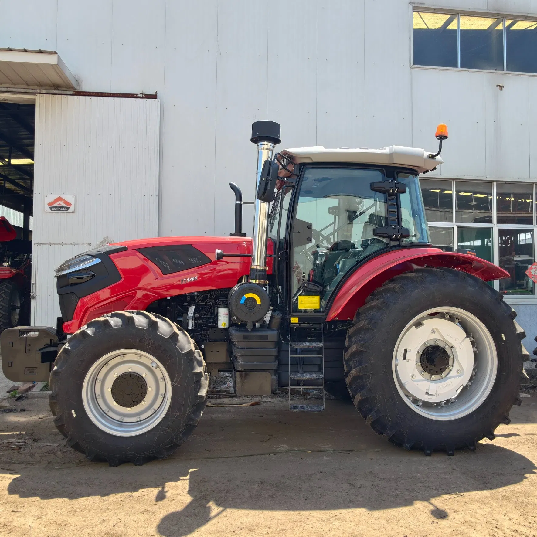 سعر المصنع الأدنى 180HP 200HP 210HP 4WD معدات زراعية جرار كهربائي مدمج للمزارع مع محمل أمامي