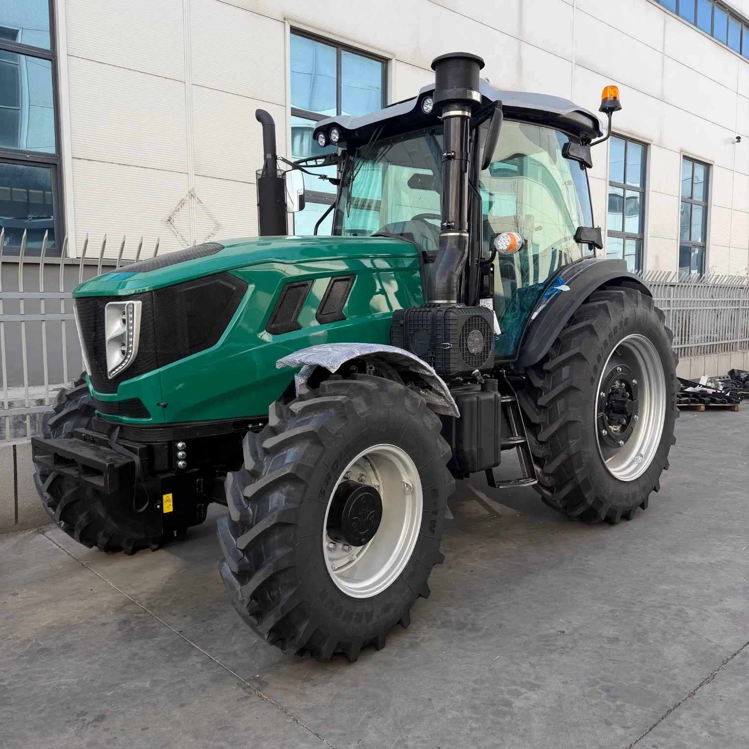 جرار E-MARK جرار زراعي كبير 4WD 180HP جرار زراعي