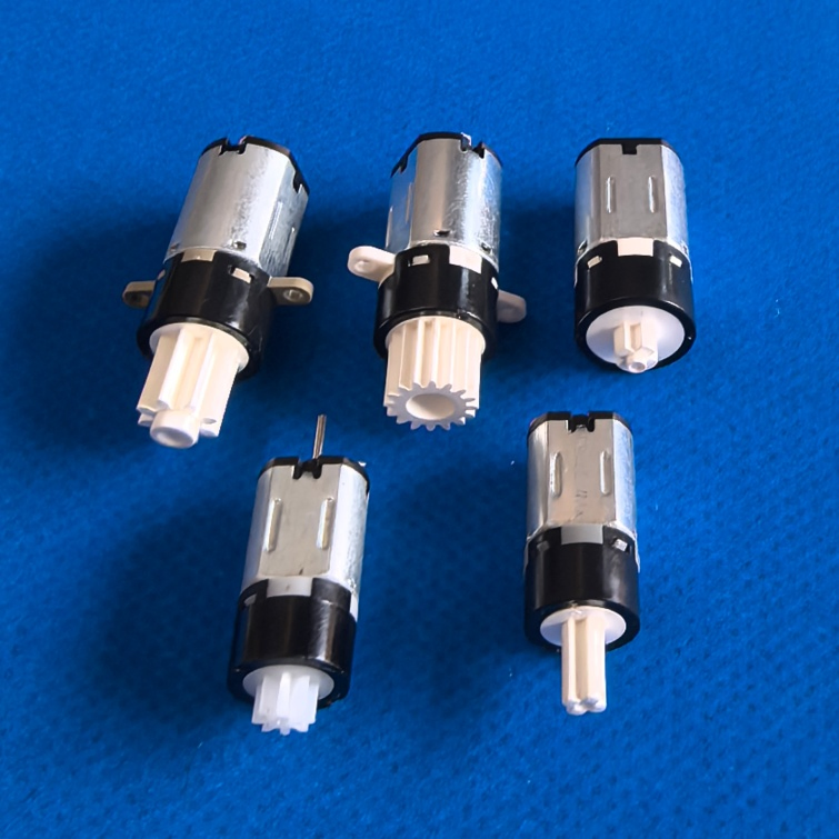 High Precision Micro Plastic Planetary Gearbox Motor, 1.5-24V, Low Rpm for Miniature Applications