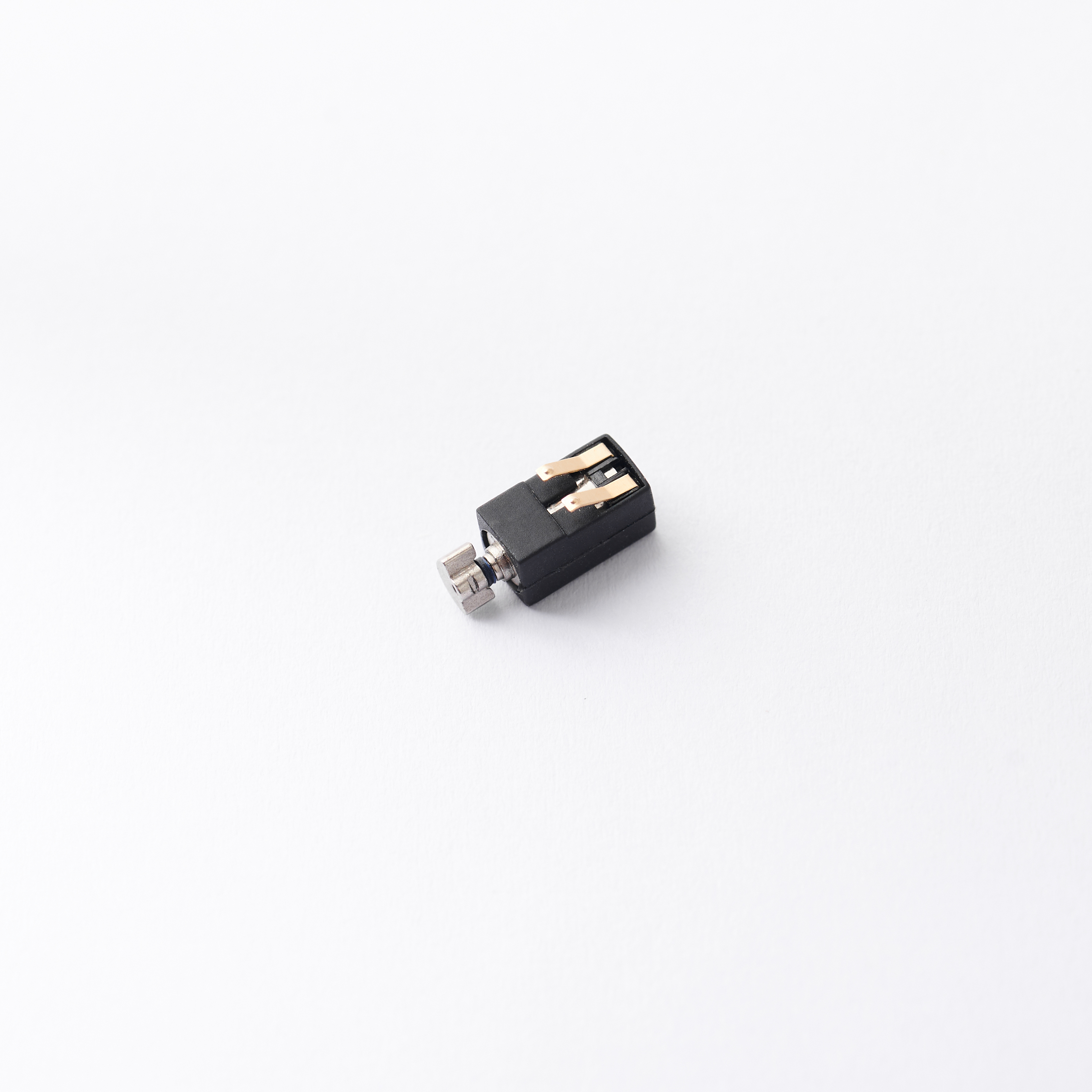 Low Voltage 4mm Dc Micro Electric Brushed Mini Cylinder Vibrating Motor with Bracket