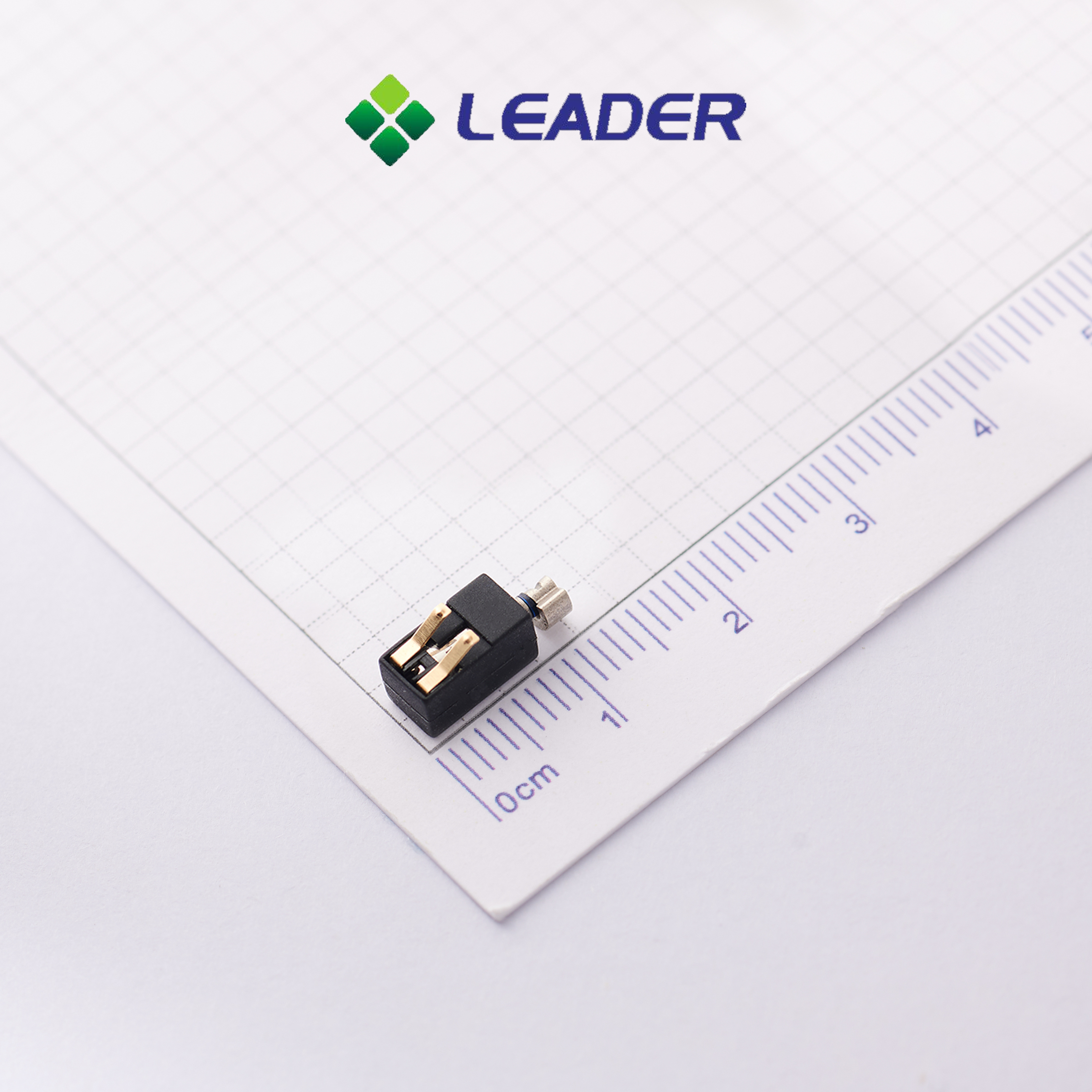 Low Voltage 4mm Dc Micro Electric Brushed Mini Cylinder Vibrating Motor with Bracket
