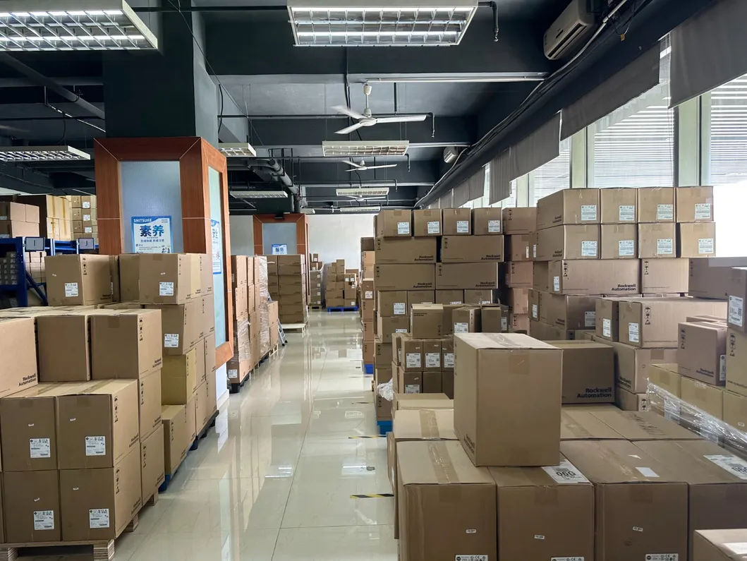 VPL-A1003F-PJ12AA Product View 3
