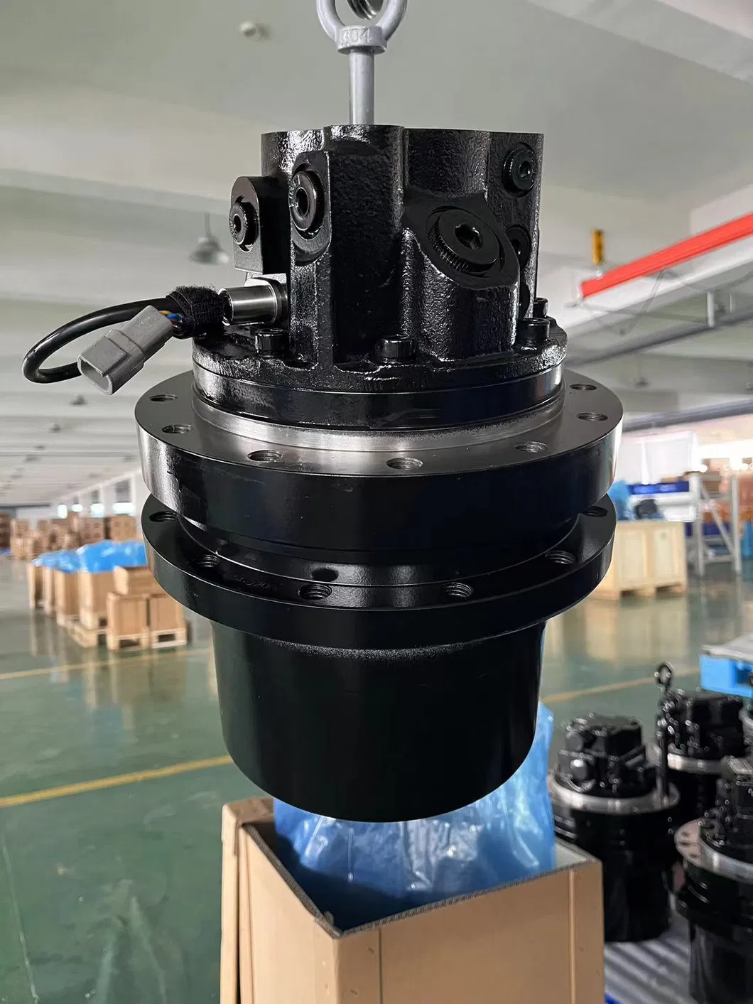 LTM04VB Travel Motor View 2