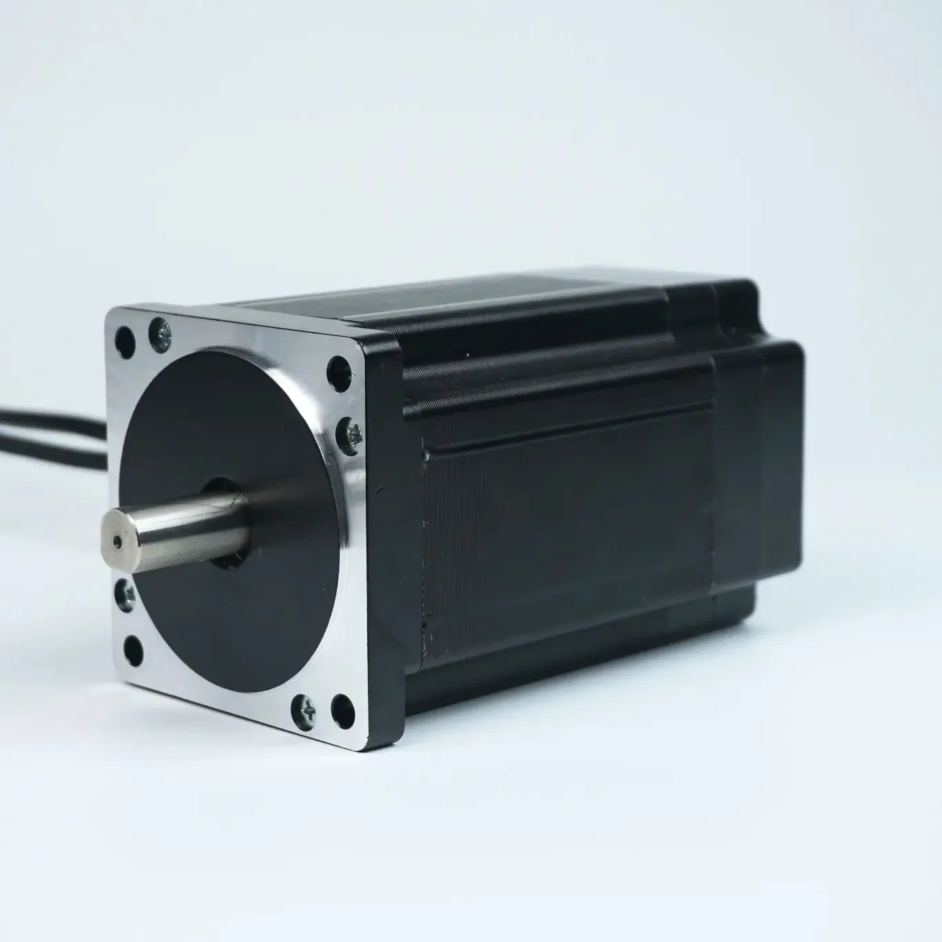 Low-Vibration High-Precision Hybrid Stepper Servo Motor for Embroidery Machines