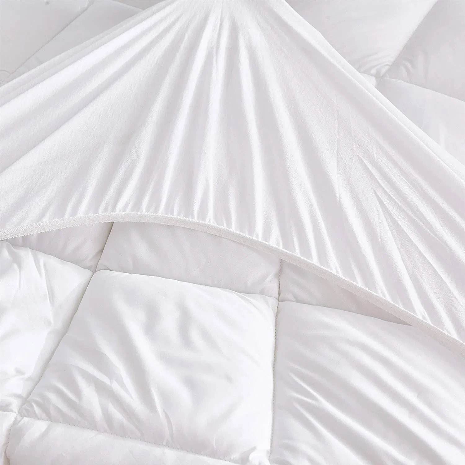Protetor de Colchão Quilted em Poliéster Impermeável com Design em Diamante para Hotel / Casa com Saia Elástica Tricotada