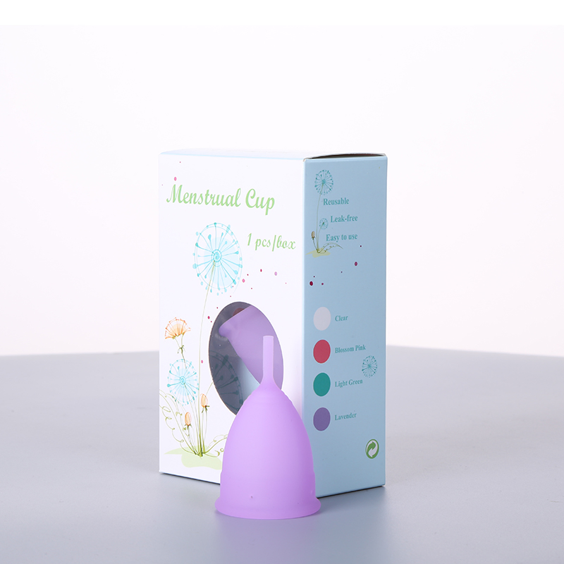 As mulheres usam copo menstrual de silicone durante o período