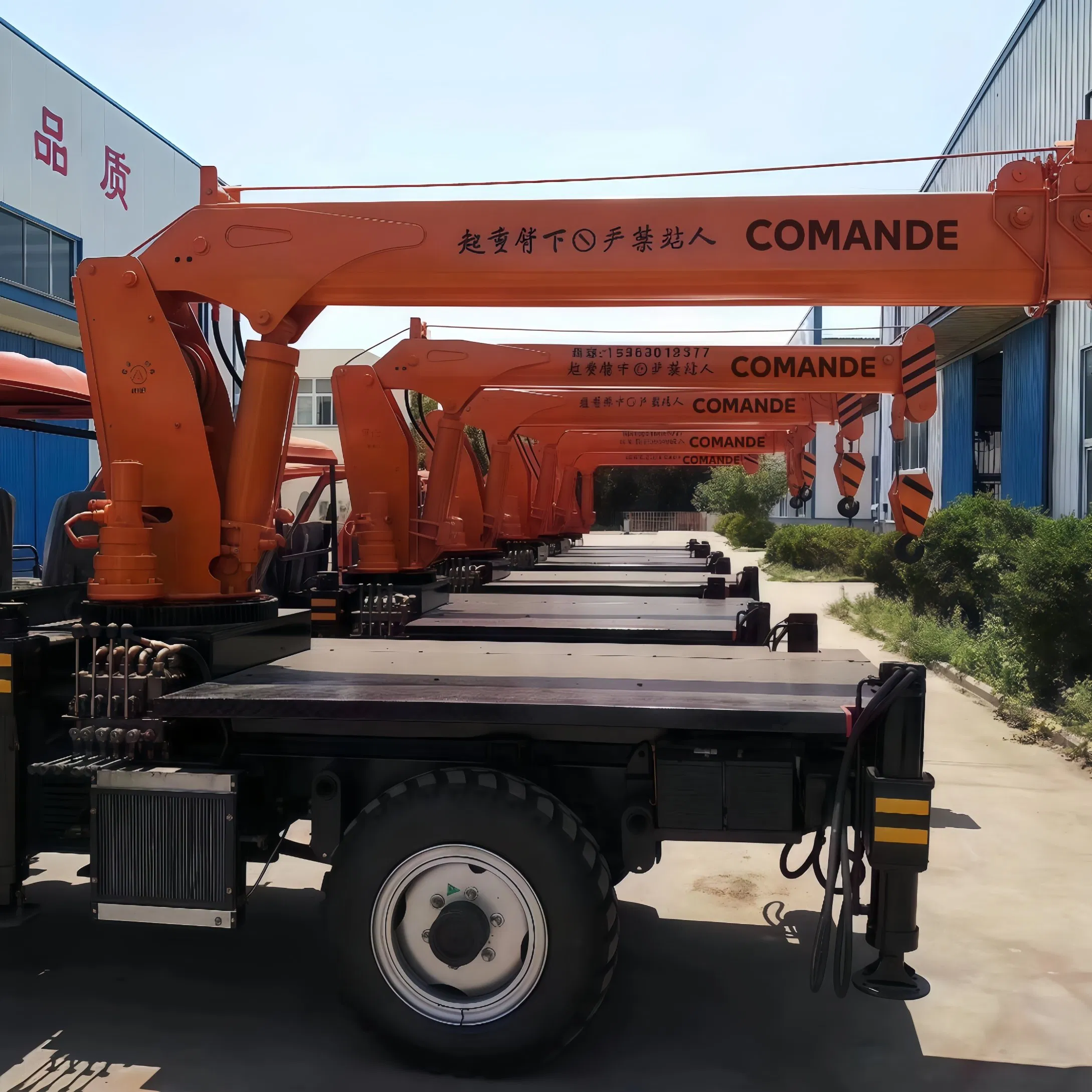 CE/ISO Certification Mobile 5 Ton Telescopic Boom Truck Mounted Crane Hydraulic System with 10m Lifting Height Crane Offshore Crane for Loading